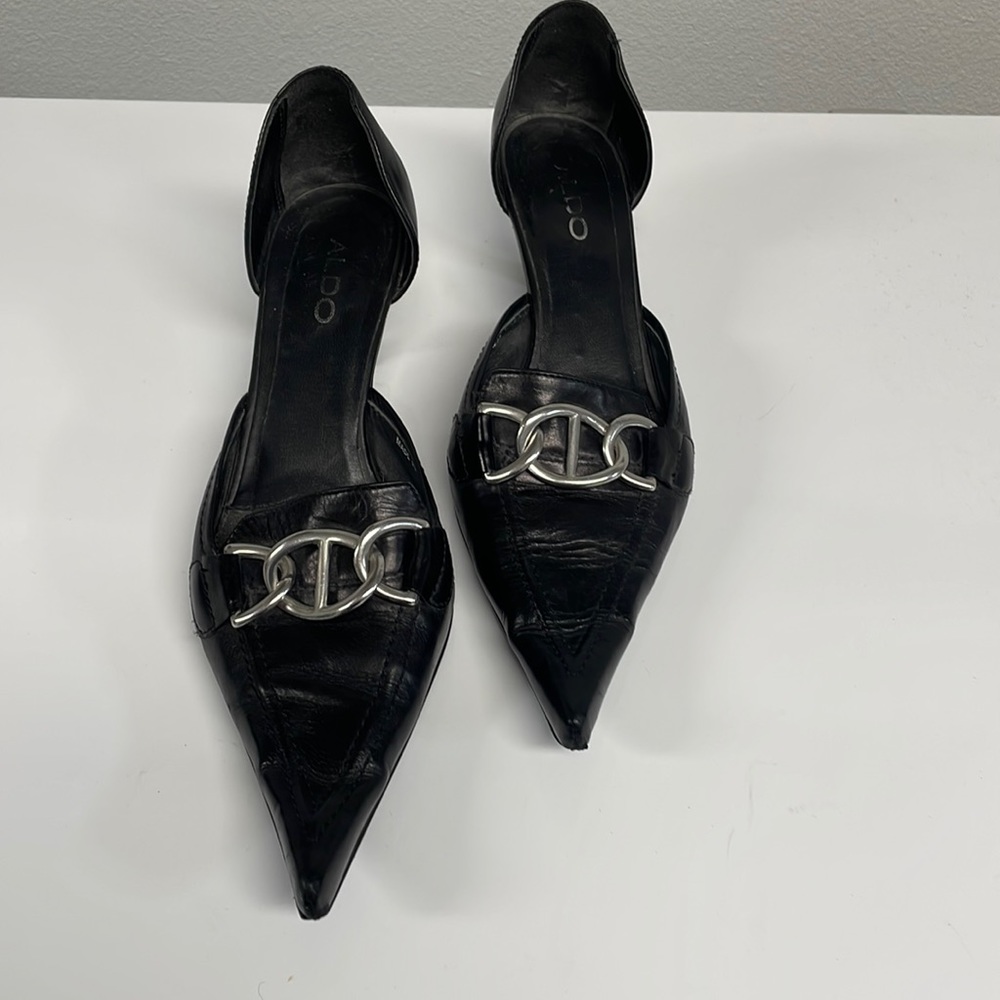 Black very pointy kitten heels